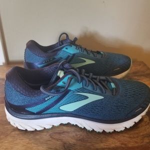 Brooks women's shoes